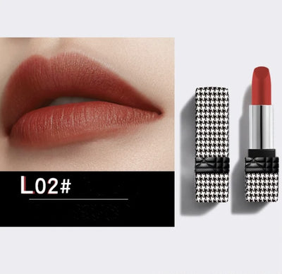 Enduring L02 High Pigmented Matte Lipstick