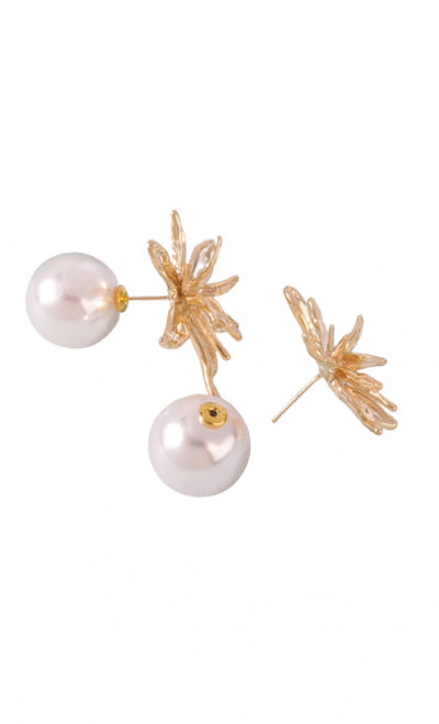 Women White Pearl Stud Earring